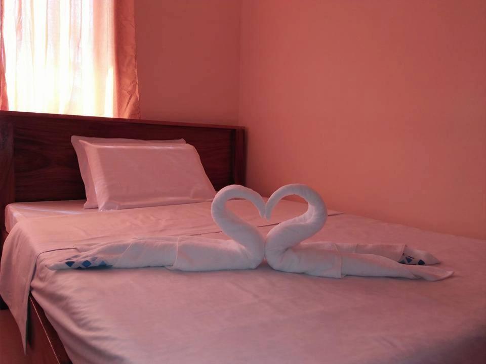 קורון Argamosa Bayside Inn מראה חיצוני תמונה