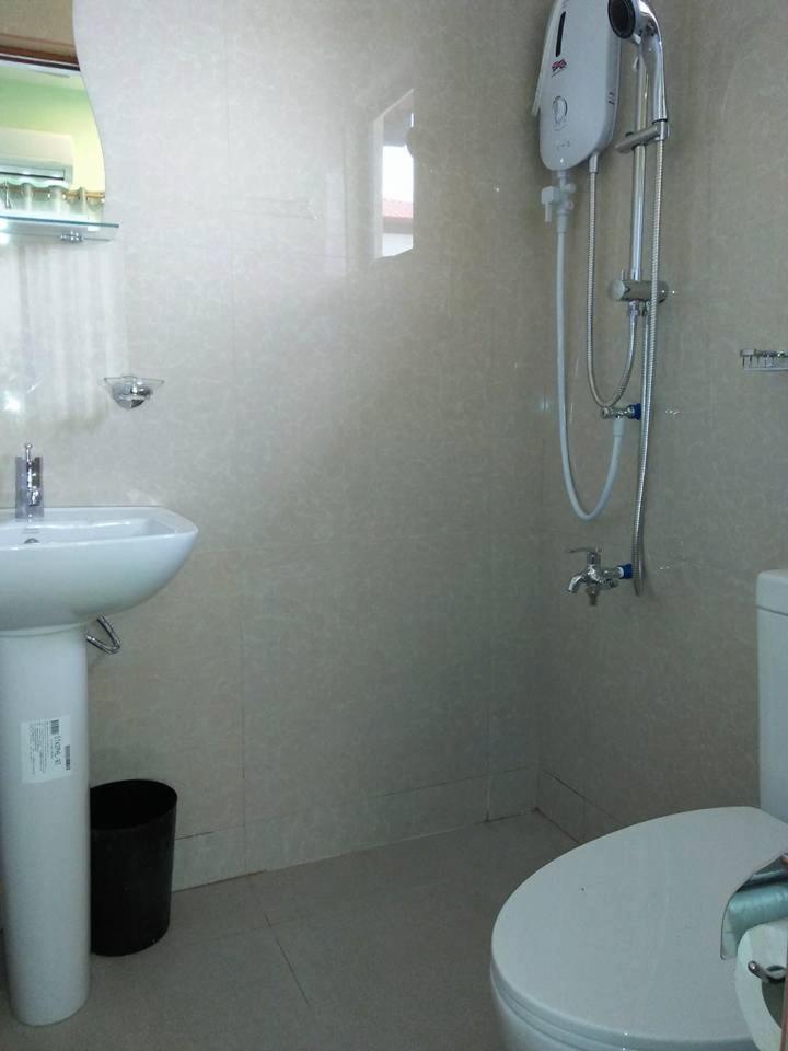 קורון Argamosa Bayside Inn מראה חיצוני תמונה