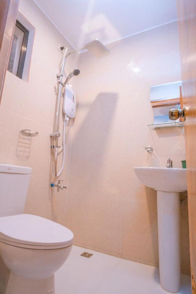 קורון Argamosa Bayside Inn מראה חיצוני תמונה
